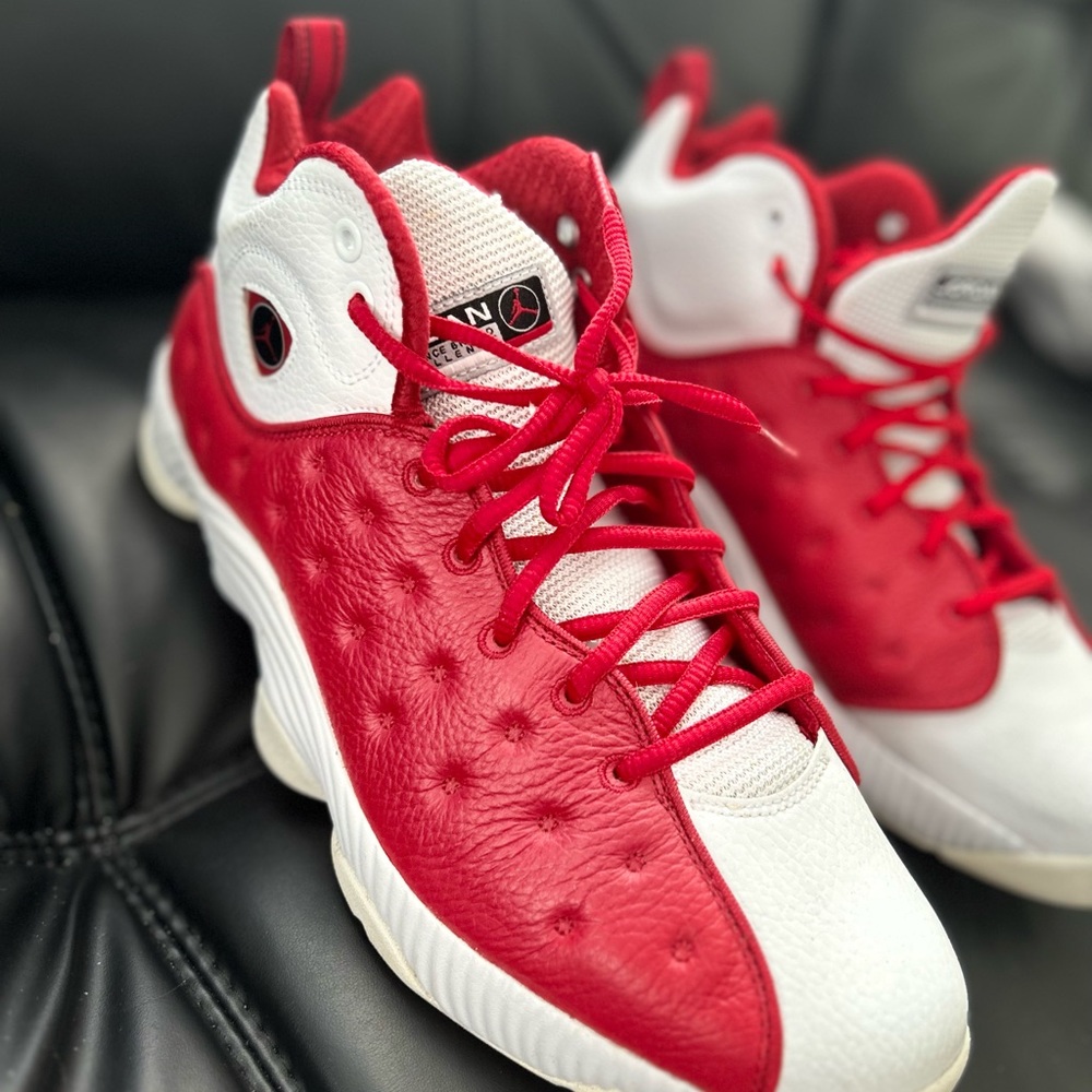 Jordans basketball men’s shoes, size 12. Never worn. Era 2016 Perfect condition